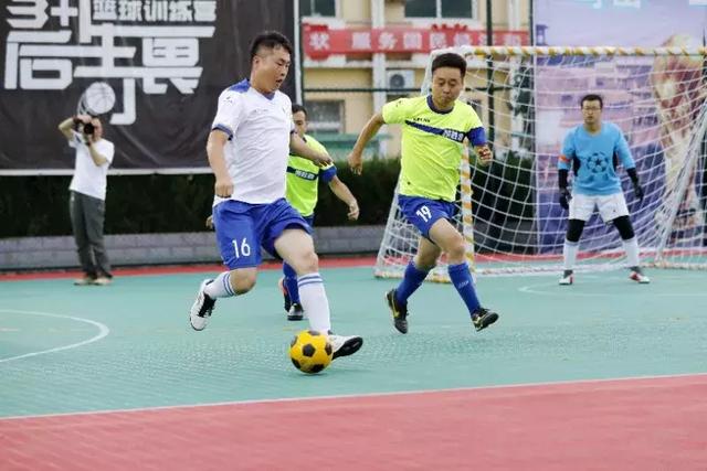 威尔斯50分辽宁大胜新疆 首钢1分险胜同曦